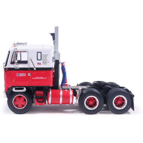 GMC Astro 95 - Red And White 1:64 Scale Diecast Model Truck by IXO Models Alt Image 4