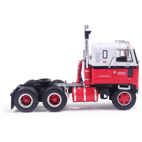 GMC Astro 95 - Red And White 1:64 Scale Diecast Model Truck by IXO Models Alt Image 7
