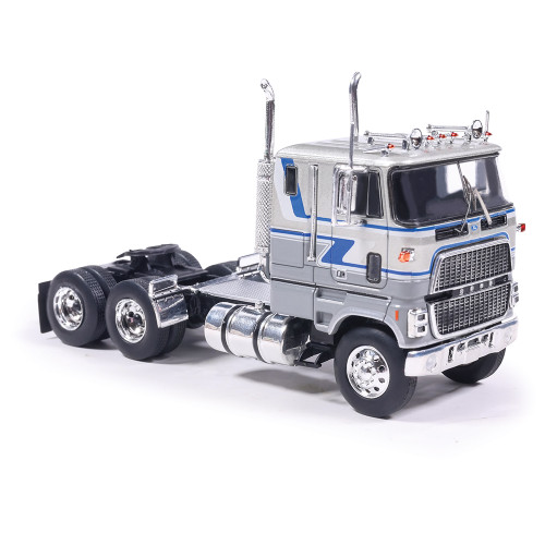 Ford COE 9000 - Blue And Silver 1:64 Scale Diecast Model Truck by IXO Models Alt Image 2