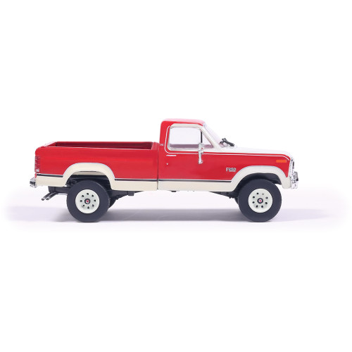 1984 Ford F-250 XLT Lariat Long Bed Styleside 4X4 - Victoria 1:64 Scale Diecast Model Truck by IXO Models Alt Image 7