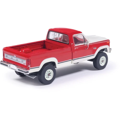 1984 Ford F-250 XLT Lariat Long Bed Styleside 4X4 - Victoria 1:64 Scale Diecast Model Truck by IXO Models Alt Image 1