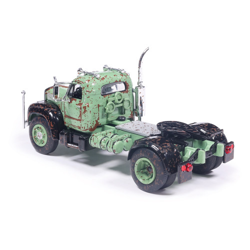 1953 Mack B61 - Rusty Green and Black 1:64 Scale Diecast Model Truck by IXO Models Alt Image 3