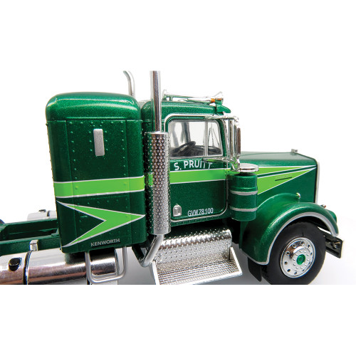 Kenworth W900A Mov'in On Tractor Trailer 1:43 Scale Diecast Model Truck by Iconic Replicas Alt Image 8