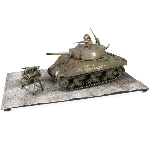 M4A3E2 (75) Sherman Jumbo 1/32 Die Cast Model 4th Armored Div, U.S. Army, "First in Bastogne", Belgium, De Alt Image 1