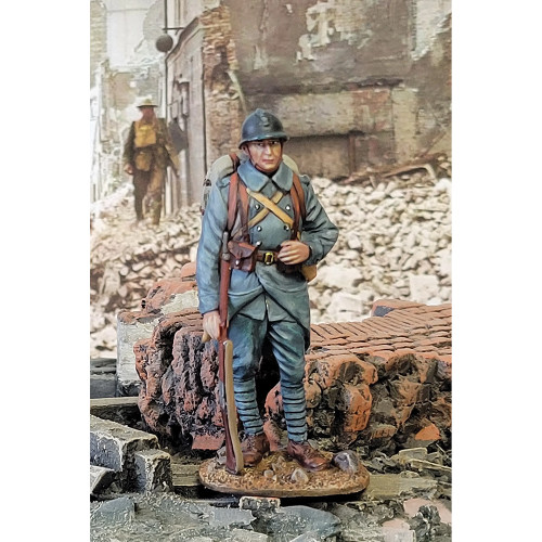 French Infantryman Standing with Rifle, 1916-18 1/30 Figure William Britain (23140) Alt Image 1