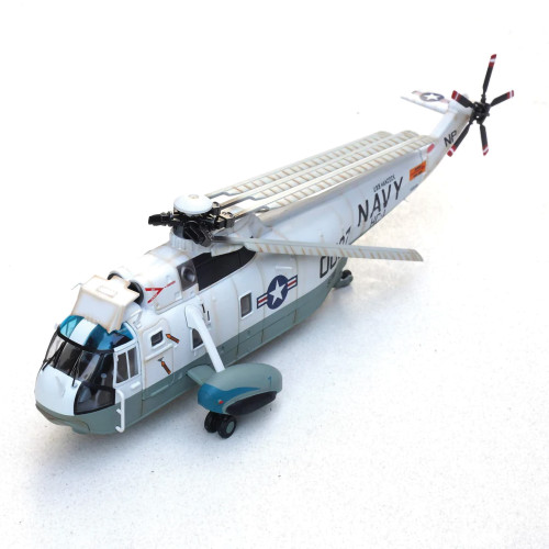 SH-3H Sea King Anti-Submarine Warfare Squadron 4 Black Knights Carrier Air Wing 15 USS Carl Vinson 1:72 Scale Diecast Metal Replica by Legion Alt Image 1
