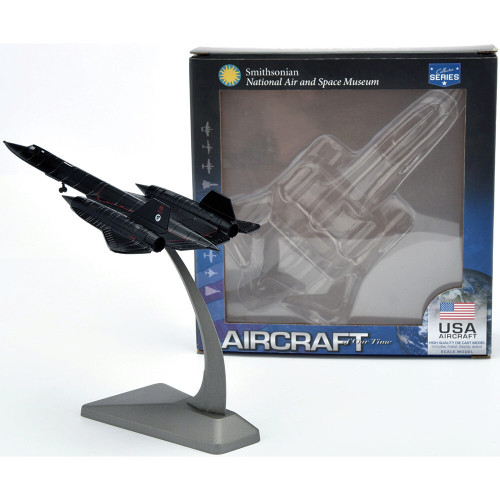 SR-71 Blackbird 1/200 Die Cast Model - AF1-0137 Lt. Col. Yielding and Lt. Col. Vida Alt Image 7