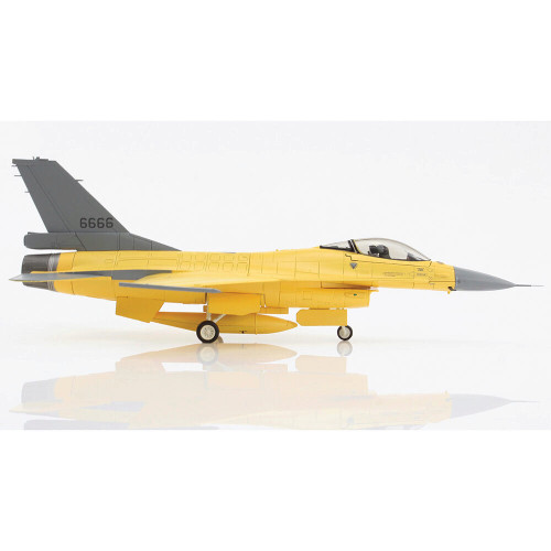 F-16V Fighting Falcon 1/72 Die Cast Model - HA38036B ROCAF, 2023 (with decals for different airplanes) Alt Image 2
