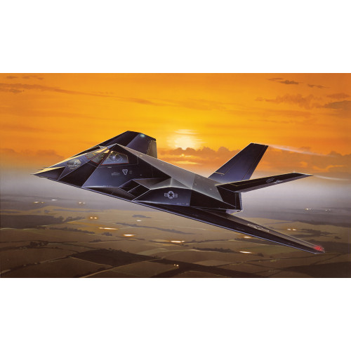F-117A Nighthawk 1/72 Kit Alt Image 1