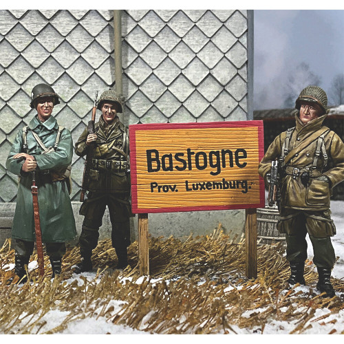 101st Airborne 327th Glider Infantry 1/30 Figure & Sign Set William Britain (25290) Alt Image 1