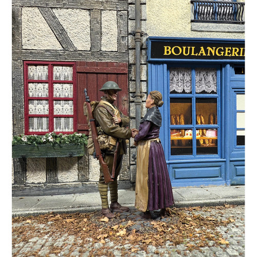 U.S. Doughboy with Civilian Woman 1/30 Figure Set - 1918 William Britain (23129) Alt Image 1