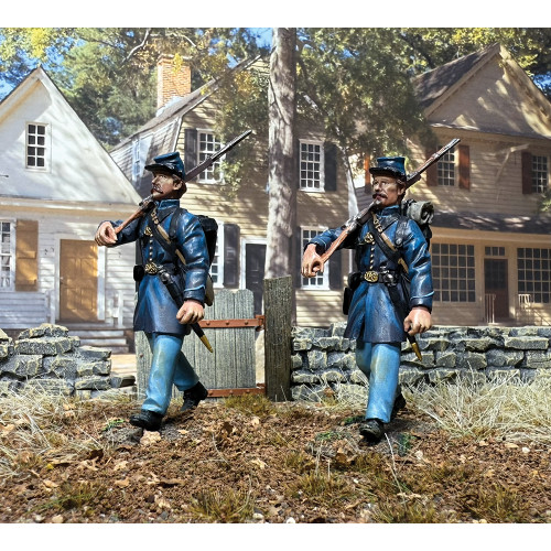 Two Union Infantry Marching 1/30 Figure Set WILLIAM BRITAIN  (31493) Alt Image 1