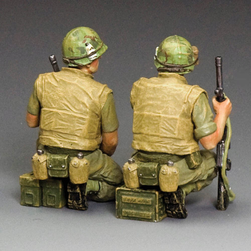 Kneeling Grunts 1/30 Figure Set King & Country (VN180) 1:30 Scale Metal by King and Country Alt Image 1