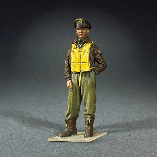 U.S.A.A.F. Heavy Bomber Crewman 1/30 Figure William Britain (10175) 1:30 Scale Metal by William Britain Alt Image 1