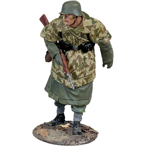 Grenadier Advancing Cautiously Winter 1944-45 1/30 Figure WILLIAM BRITAIN (25274) 1:30 Scale Metal by William Britain Main Image