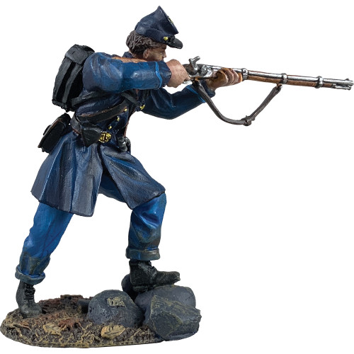 Federal in Frock Coat Standing Firing 1/30 Figure William Britain (31372) 1:30 scale Metal by William Britain Main Image