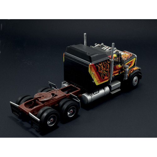 Freightliner Aerodyne 1/24 Kit 1:24 Scale  by Italeri Alt Image 4