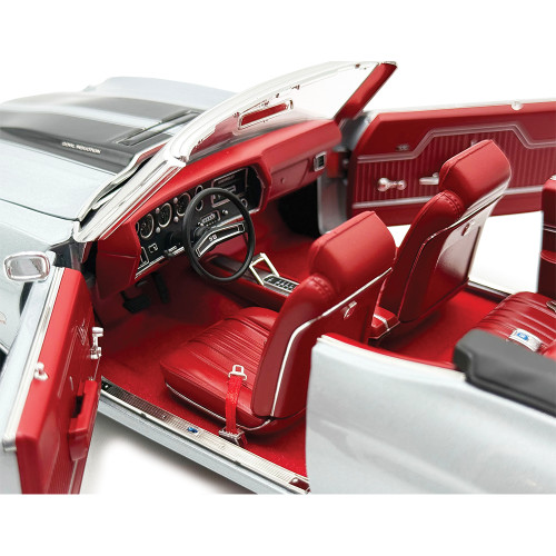 1970 Chevrolet Chevelle SS LS6 Convertible - 1 of 1 - Cortez Silver 1:18 Scale Diecast Model Car by Acme Alt Image 3