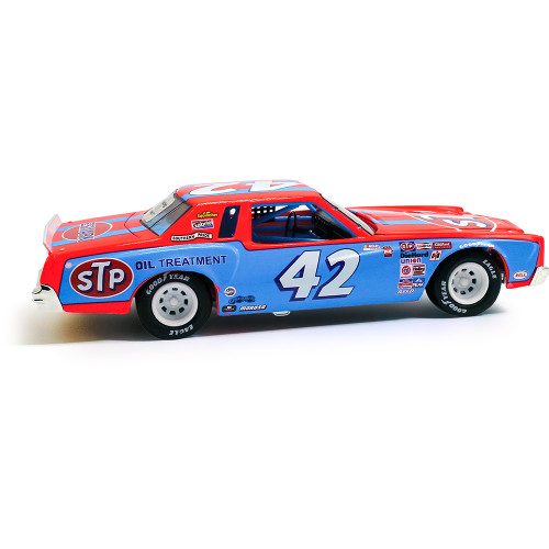 1981 Richard Petty STP Chevrolet Monte Carlo NASCAR Race Car 1:64 Scale Diecast Model Car by Lionel Racing Alt Image 1