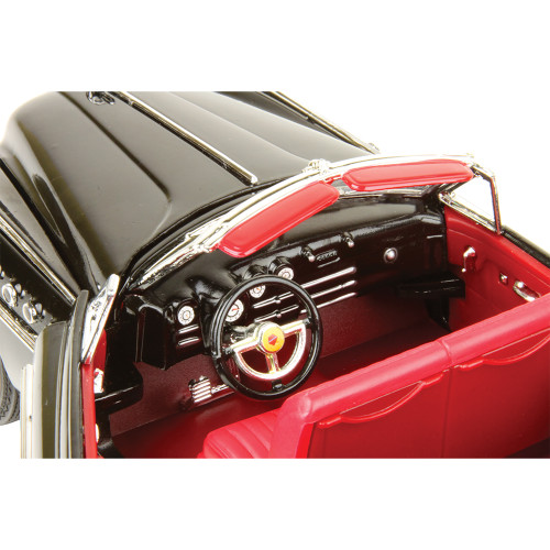 1949 Buick Roadmaster 1:18 Scale Diecast Model by Motormax Alt Image 5