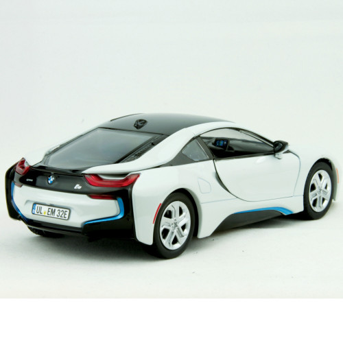 BMW i8 Coupe - white Alt Image 1