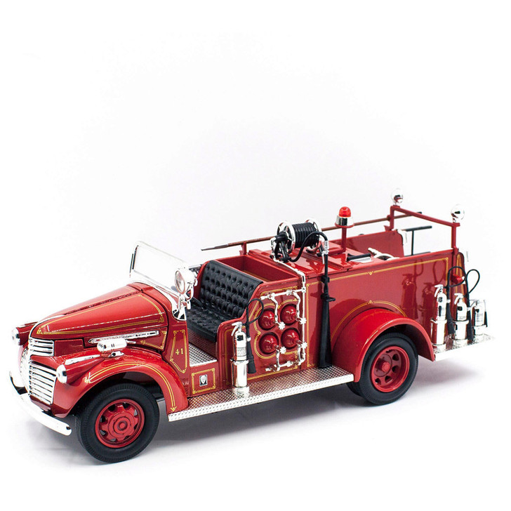 1941 GMC Fire Truck 1:24 Scale Diecast Replica Model by Road Signature