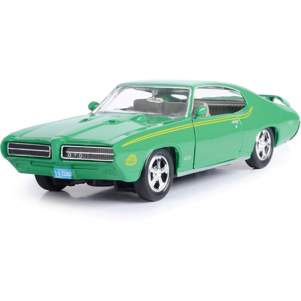 1969 Pontiac GTO Judge-Green 1:24 Scale Diecast Model Car by Motormax Main Image