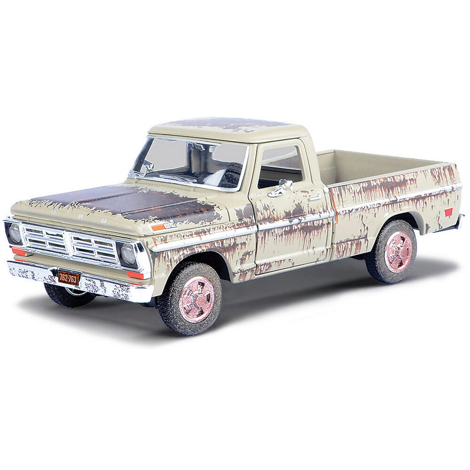 1972 Ford F-100 Pickup 1:24 Scale Diecast Model Truck by Motormax Main Image