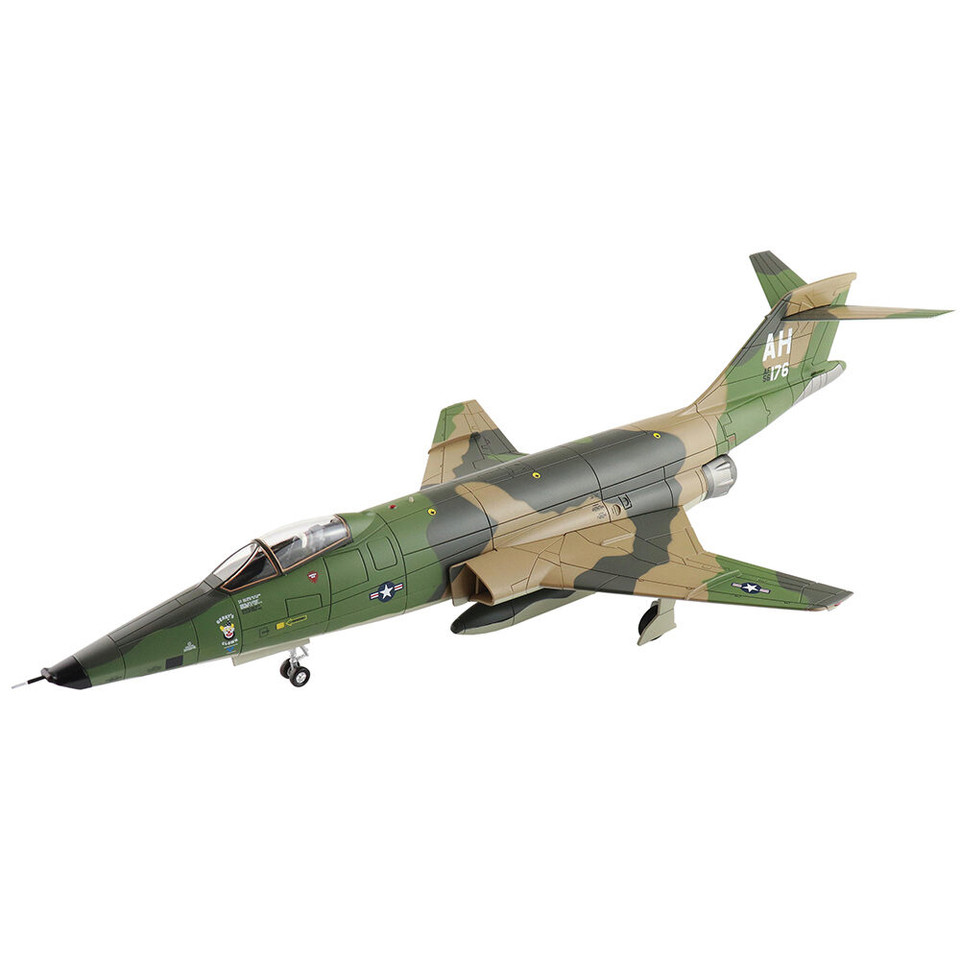 RF-101C Voodoo 1/72 Die Cast Model - HA9351 45th TRS "Polka Dots", 1969 Main Image