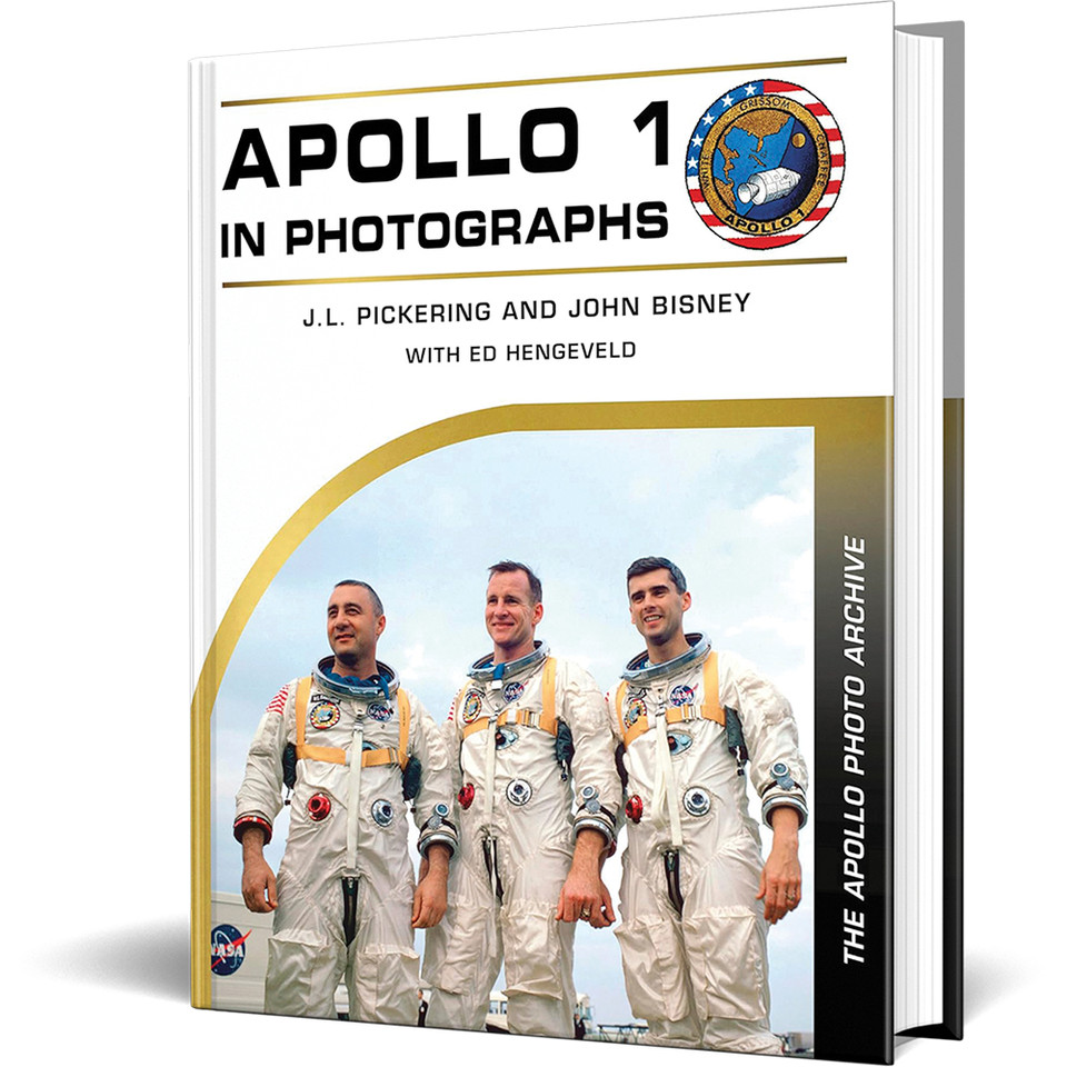 Apollo 1 in Photographs Schiffer (9780764370090) Main Image