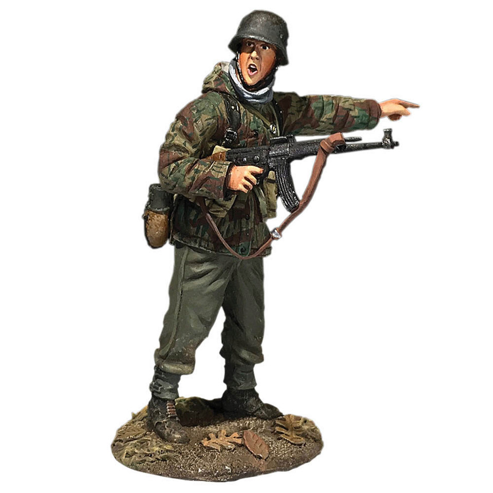 Grenadier In Parka with StG 44 Pointing 1/30 Figure 1:30 scale Metal by William Britain Main Image