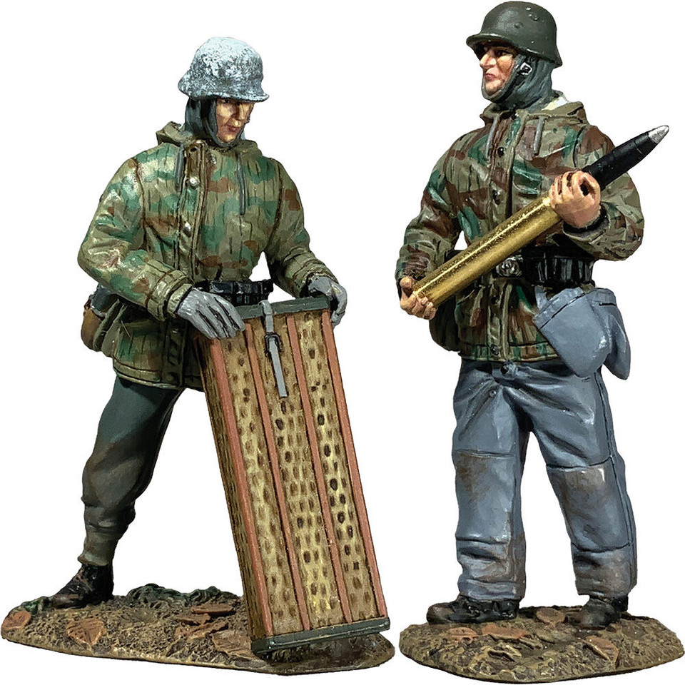 German 88mm Flak Gun Ammunition Handlers 1/30 Figure Set 1:30 scale Metal by William Britain Main Image