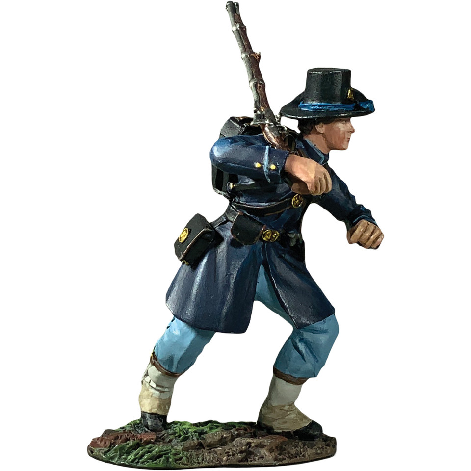 Union Iron Brigade Advancing at Right Shoulder Wearing Gaite William Britain (31414) 1:30 Scale Metal by William Britain Main Image