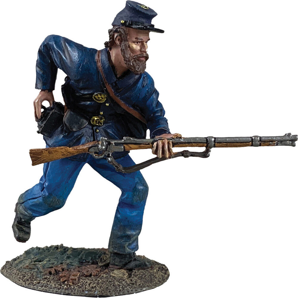 Federal in Sack Coat Advancing Loading 1/30 Figure William Britain (31355) 1:30 Scale Metal by William Britain Main Image