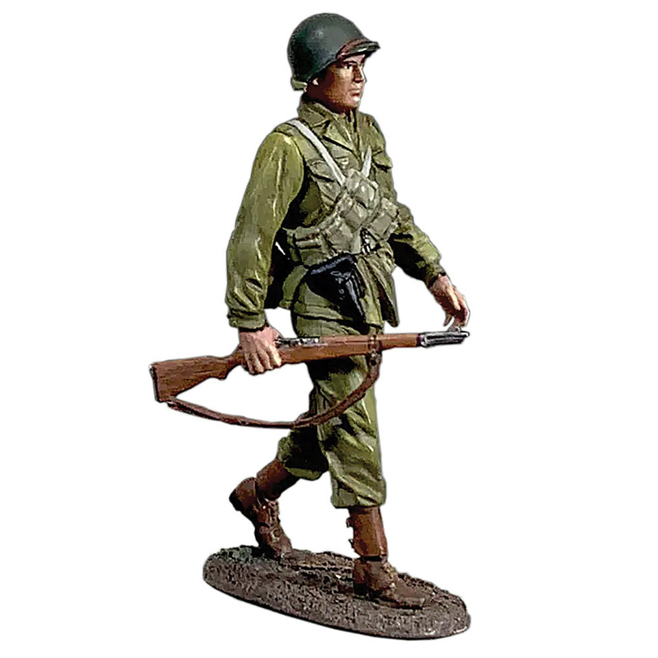 U.S. Infantryman Walking Winter 1944-45 1/30 Figure WILLIAM BRITAIN (25154) 1:30 Scale Metal by William Britain Main Image