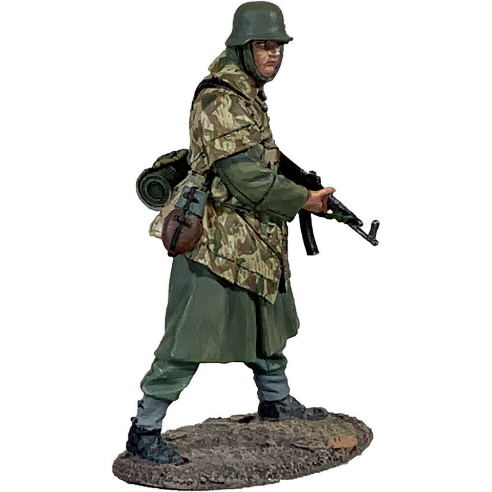 Grenadier Standing with StG 44 Winter 1944-45 1/30 Figure WILLIAM BRITAIN (25275) 1:30 Scale Metal by William Britain Main Image