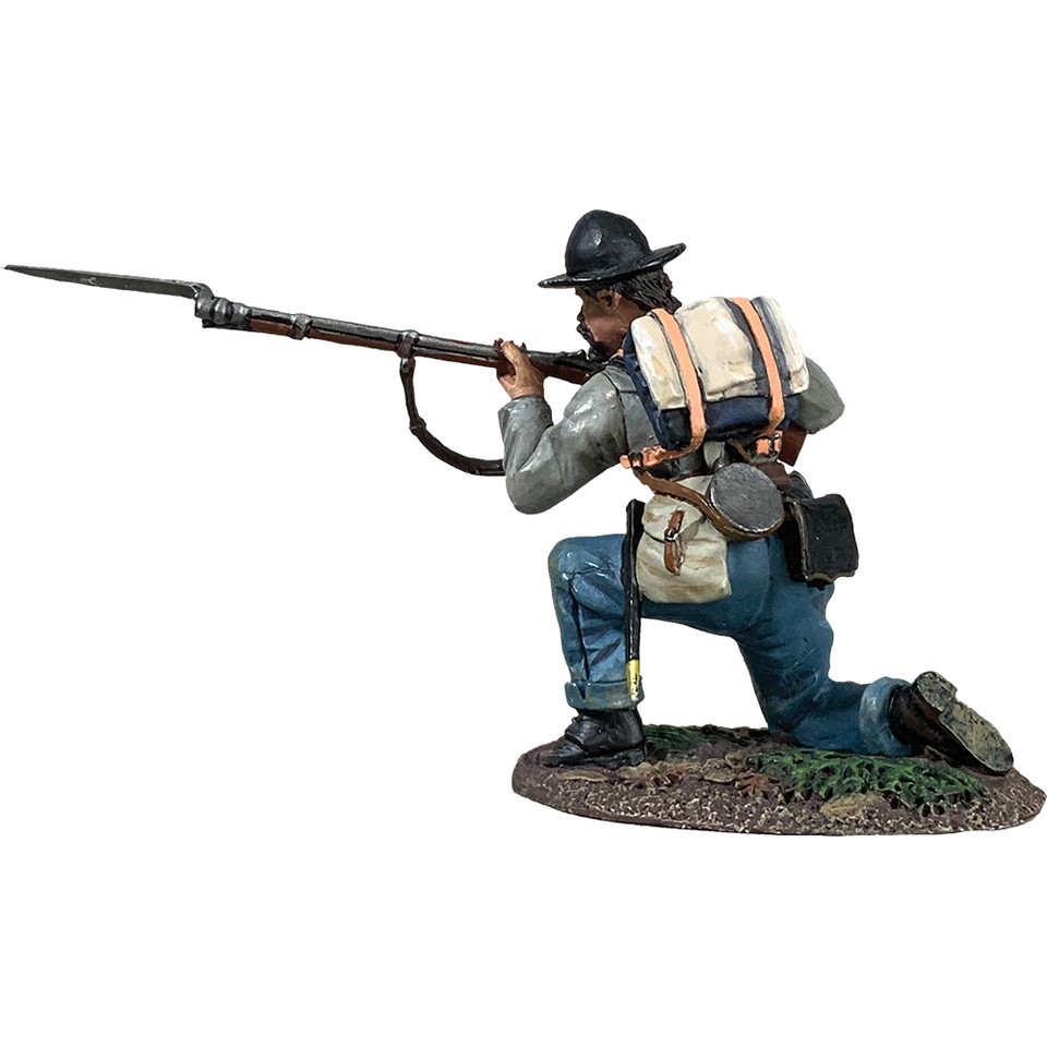 Confederate Infantry Kneeling Preparing to Fire 1/30 Figure William Britain (31267) 1:30 scale Metal by William Britain Main Image