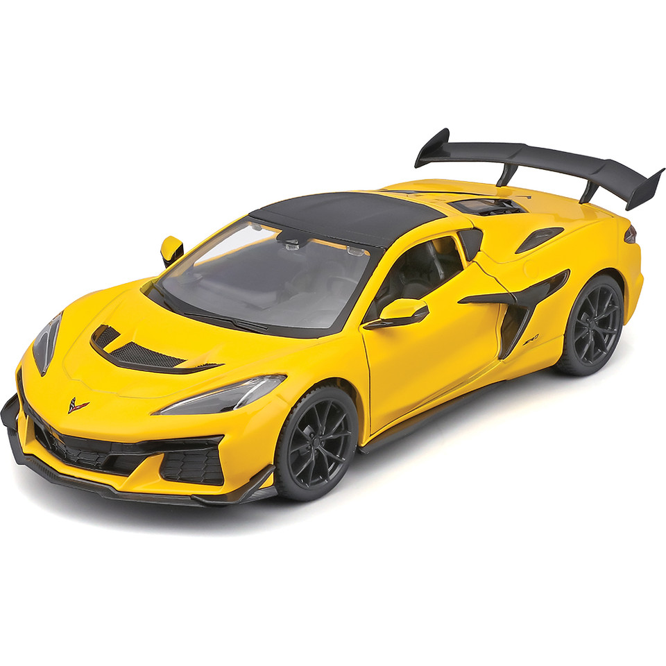 2025 C8 Corvette ZR1 - Yellow 1:24 Scale Diecast Model Truck by Maisto Main Image