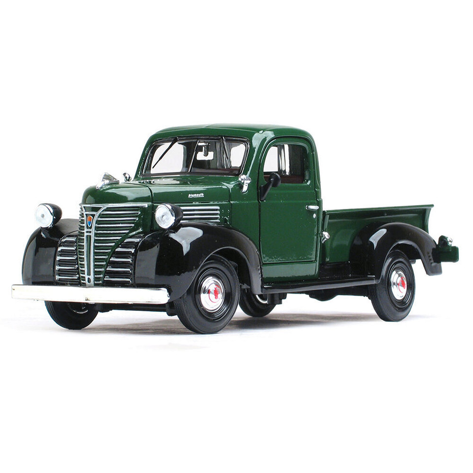 1941 Plymouth Pickup - GREEN 1:24 Scale Diecast Model by Motormax Main Image