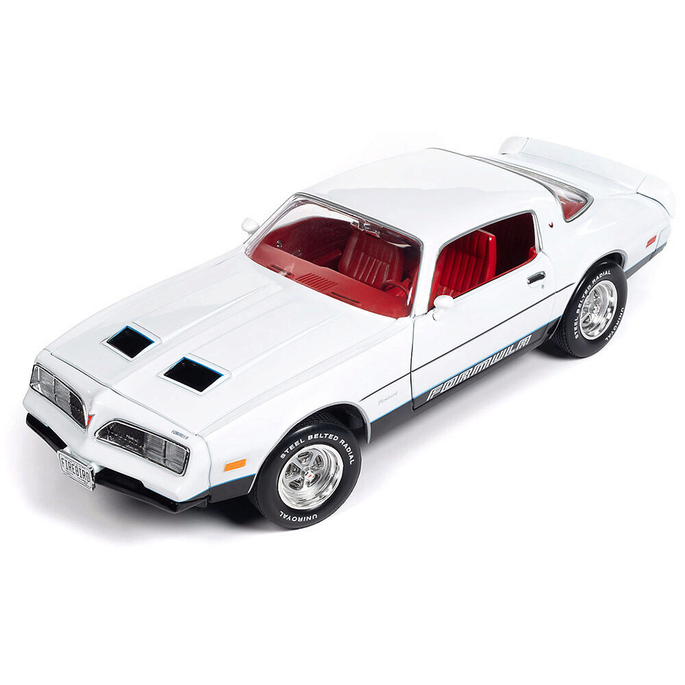1977 PONTIAC FIREBIRD T/Aの1/18スケールモデル 1977 Pontiac Firebird T/A Trans Am Starlite Black with