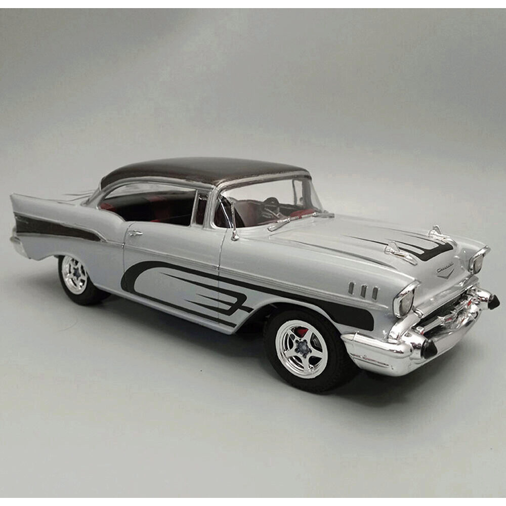 '53 Bel Air BOM 1/25モデルキット Lindberg Model Kit 73028 1953 Chevy Bel Air Bomb Snap 1/25
