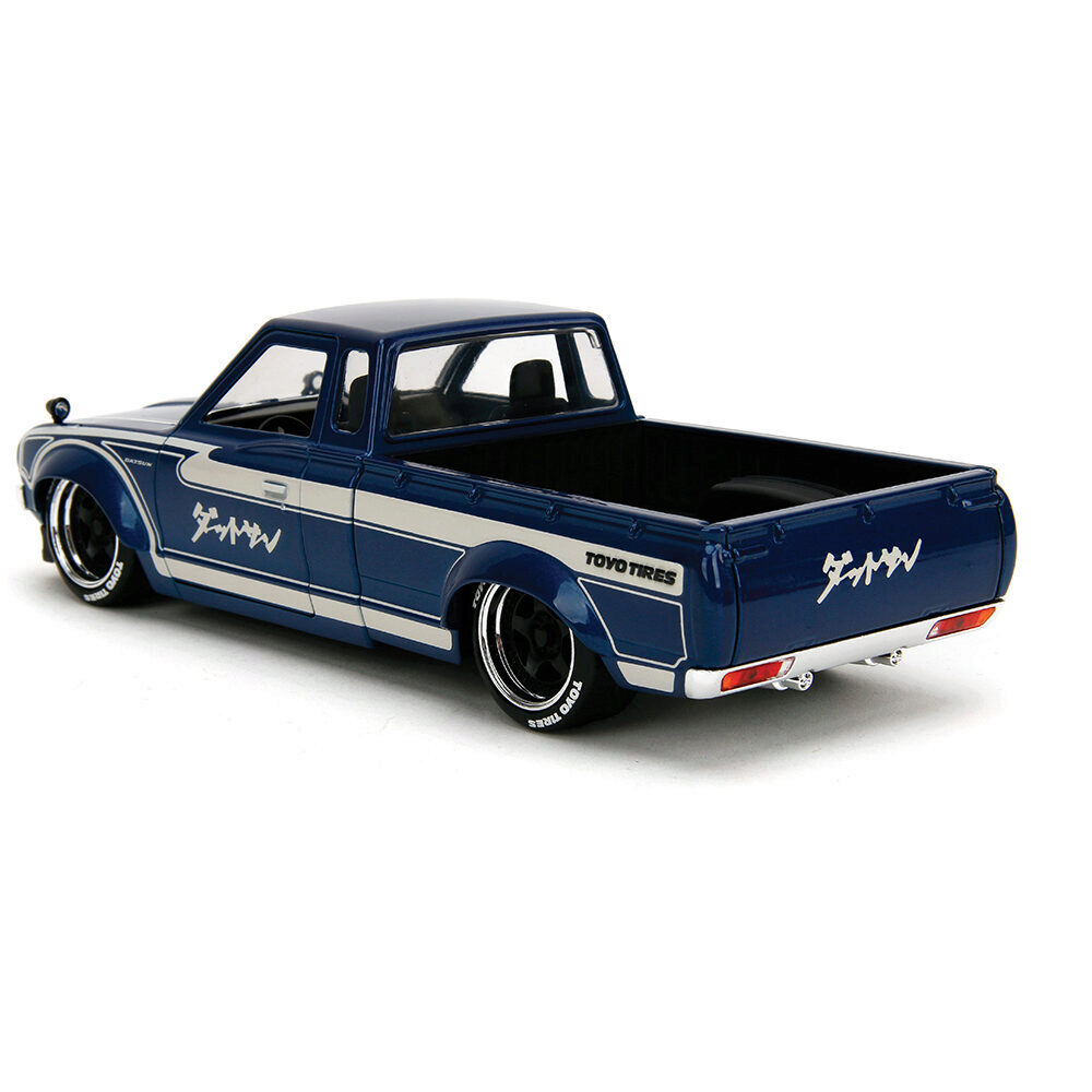 1/24？　1972 DATSUN 620 PICKUP Amazon.com: Jada Toys JDM Tuners 1:24 Scale Die-Cast 1972
