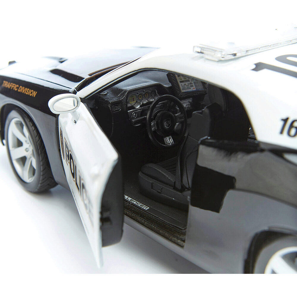 2006 Dodge Challenger Concept Police B&W Diecast Model Car | Maisto