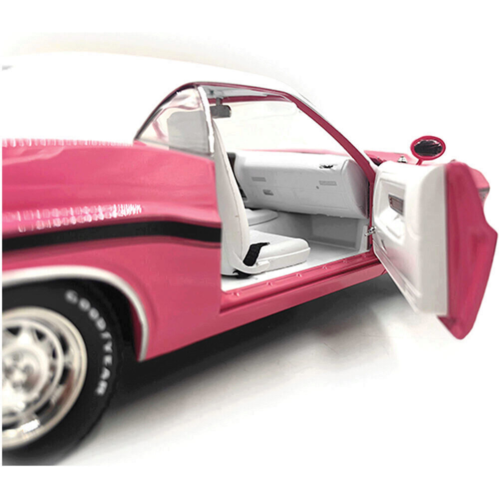 1970 Dodge Challenger R/T Hardtop 440 Six Pack Panther Pink