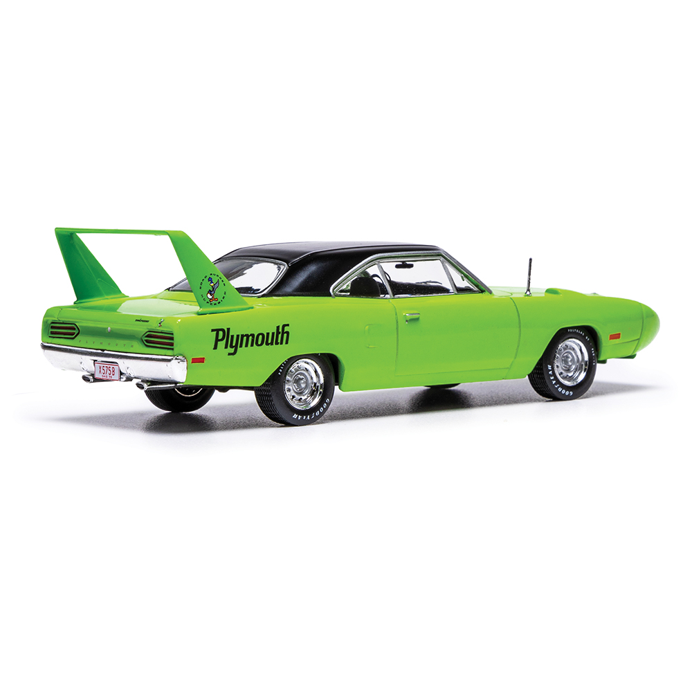 1970 Plymouth Road Runner Superbird Limelight Green | IXO Models