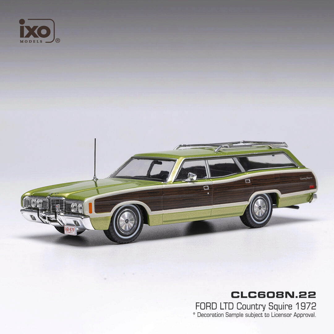 1972 Ford LTD Country Squire Metallic Green Woodgrain Style Panel