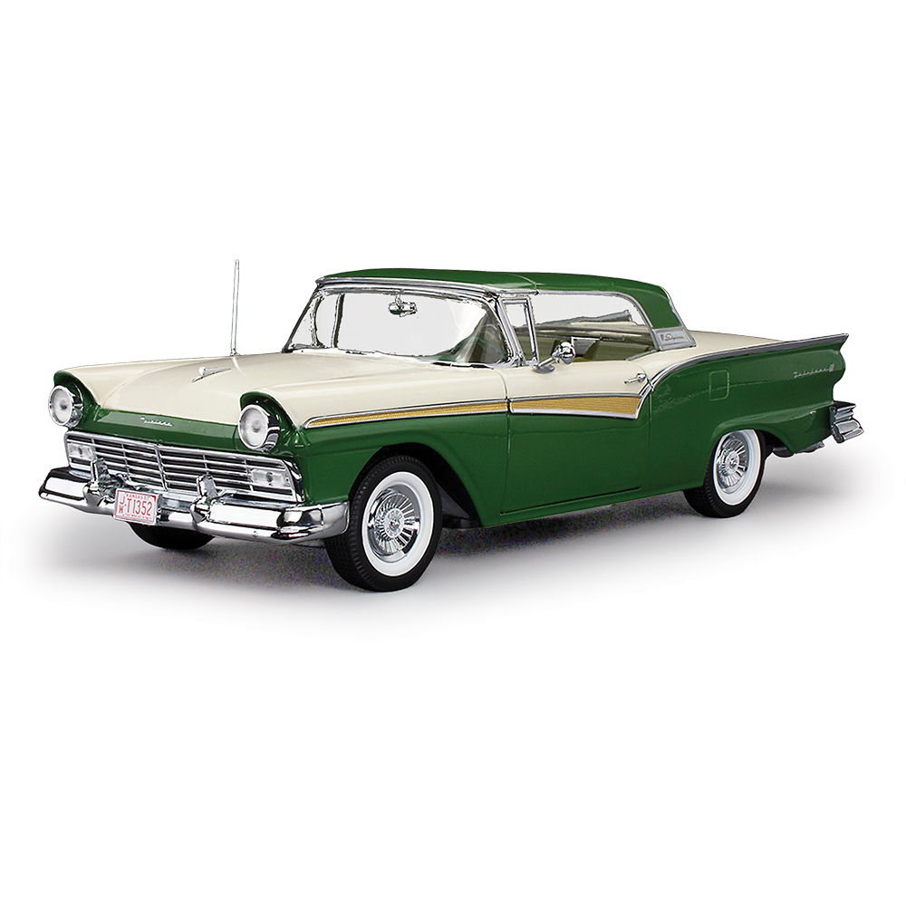 1957 Ford Fairlane 500 Skyliner Cumberland Green/Colonial White