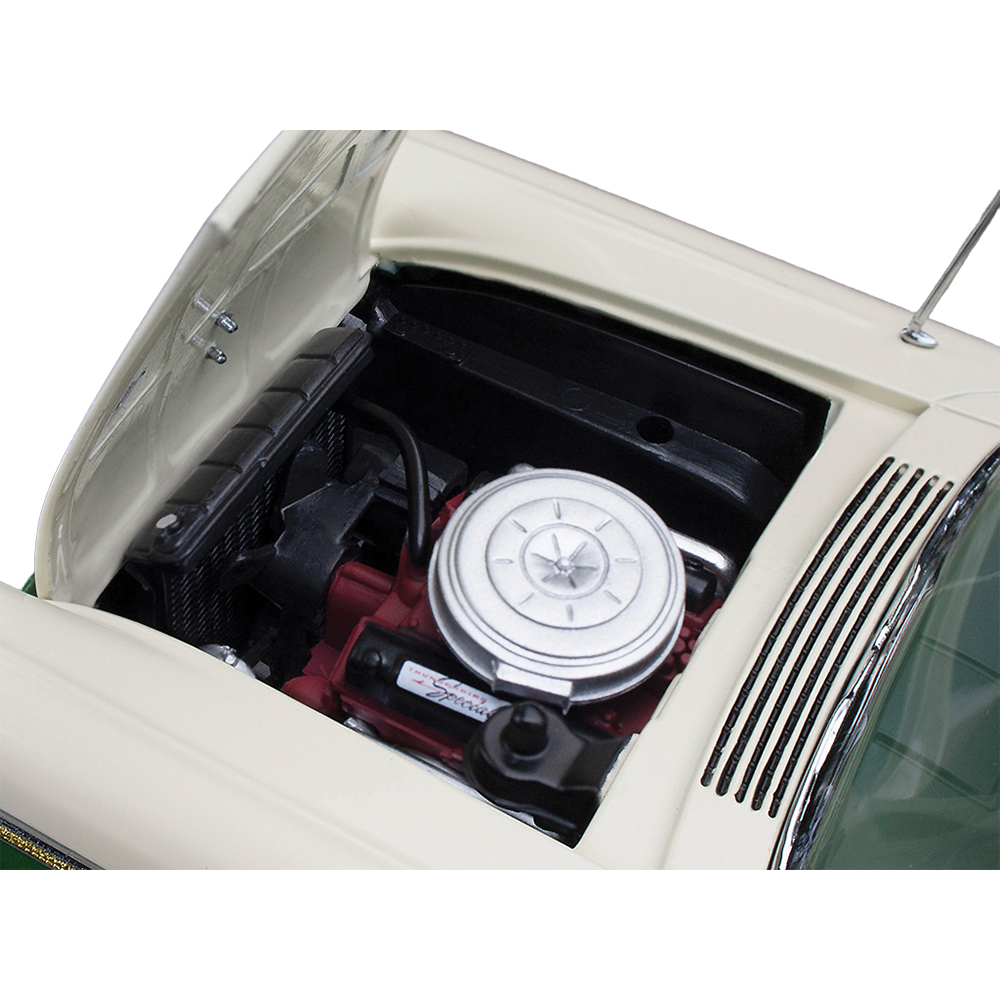 1957 Ford Fairlane 500 Skyliner Cumberland Green/Colonial White