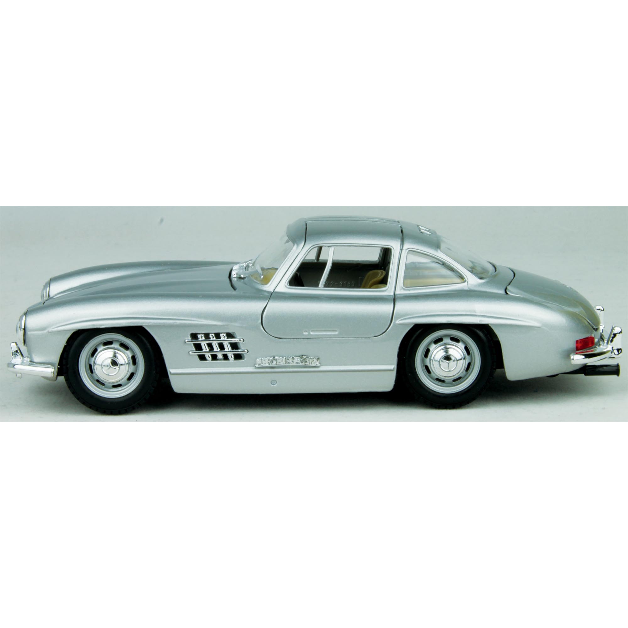 1954 Mercede 300 SL Gullwing Diecast Model Car | Bburago