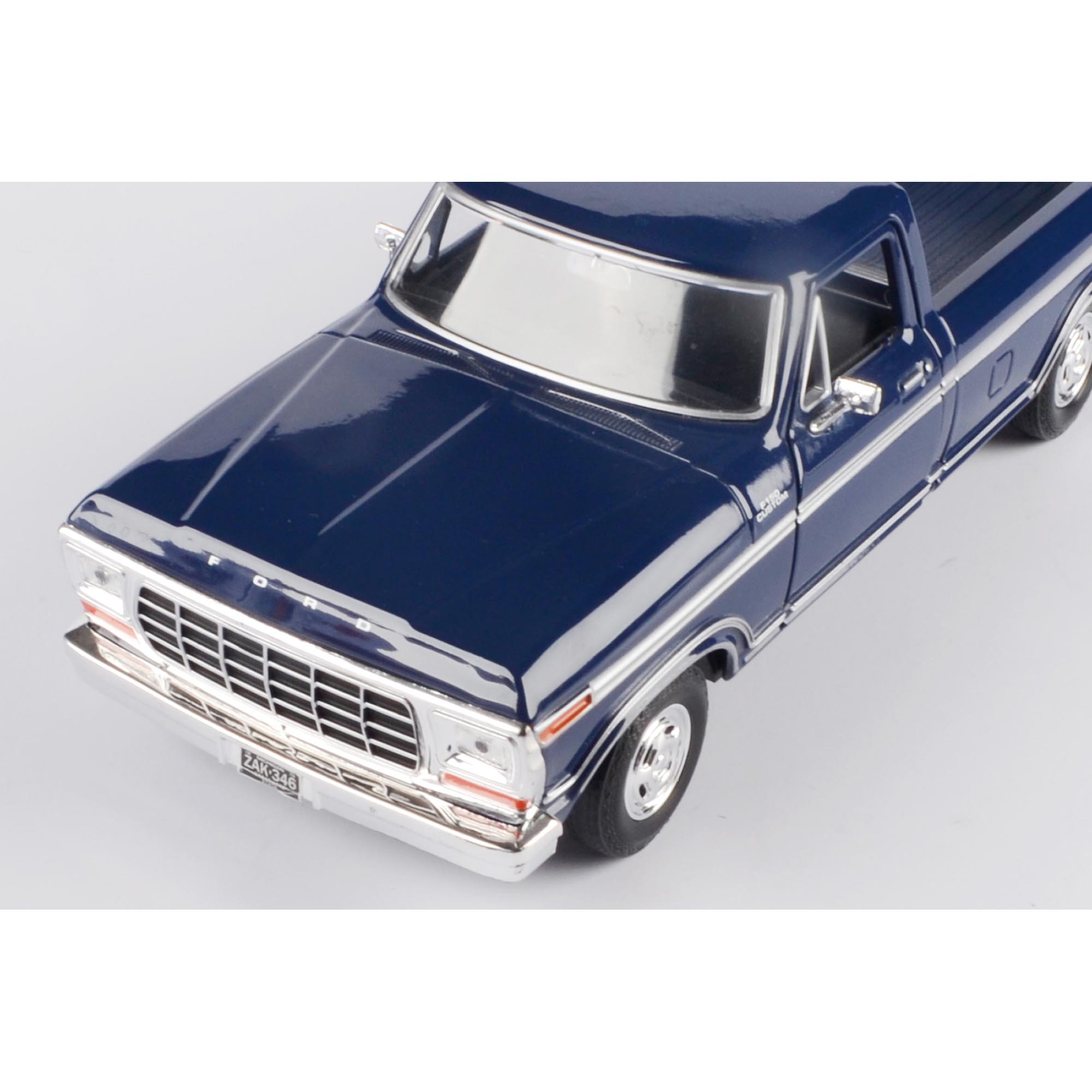 Ford F-150 1/32スケール 1979 FORD F-150 CUSTOM PICKUP SILVER W/CAMPER 1/24 MODEL BY